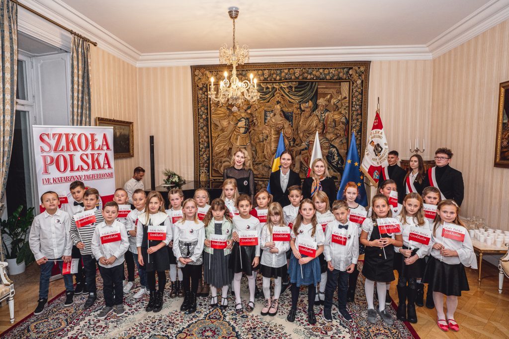 Pasowanie na ucznia klasy 1b