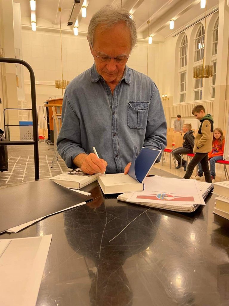 Spotkanie z okazji Dnia Pisarza z Maciejem Zarembą Bielawskim