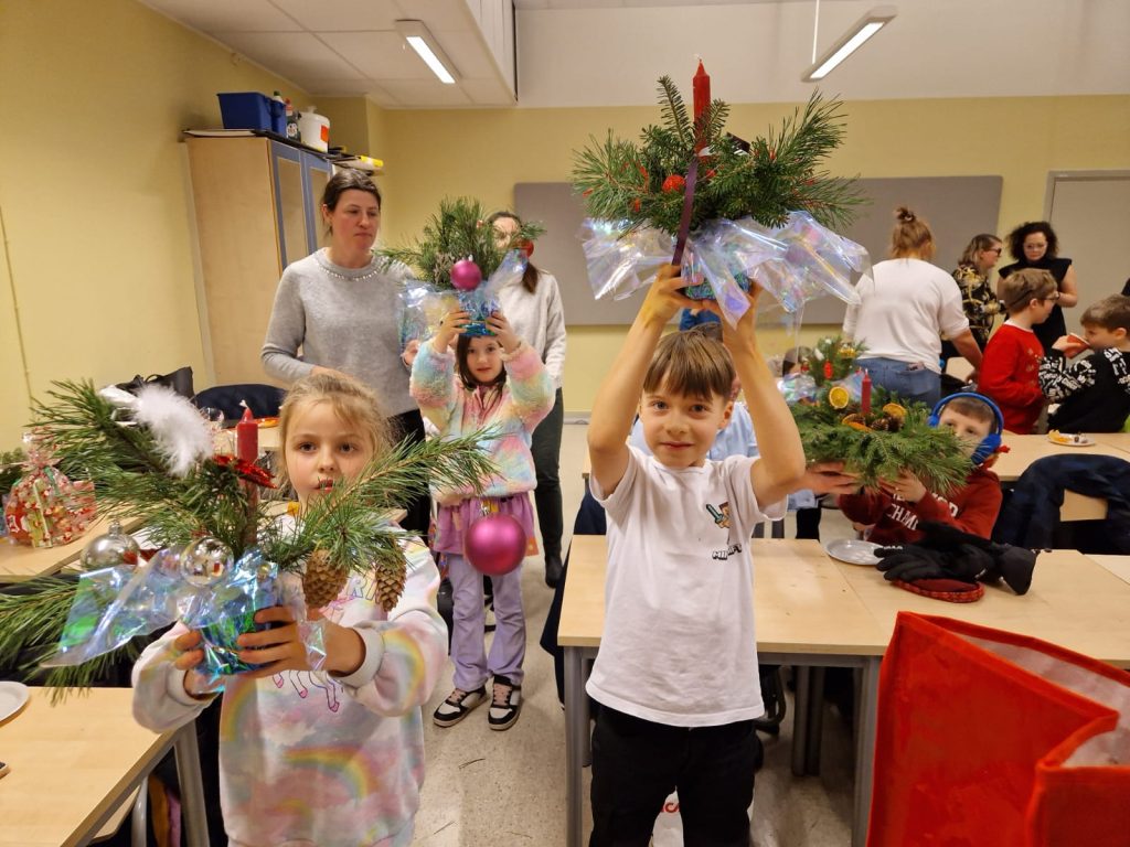 Rodzinne warsztaty bożonarodzeniowe w Naszej Szkole🎄❄️❤️